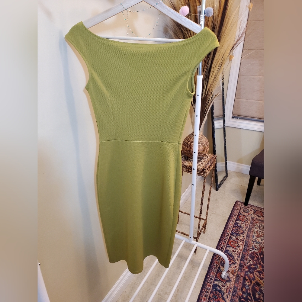 LOVE Flattering Green Bodycon Dress Sz. XS - Picture 3 of 5